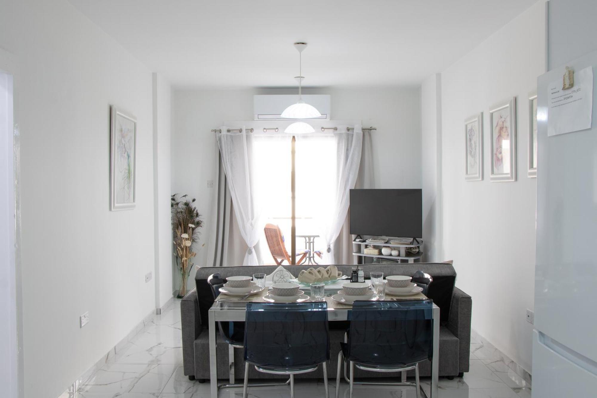 Apartment,Near The Beach Pinikoudes 라르나카 외부 사진