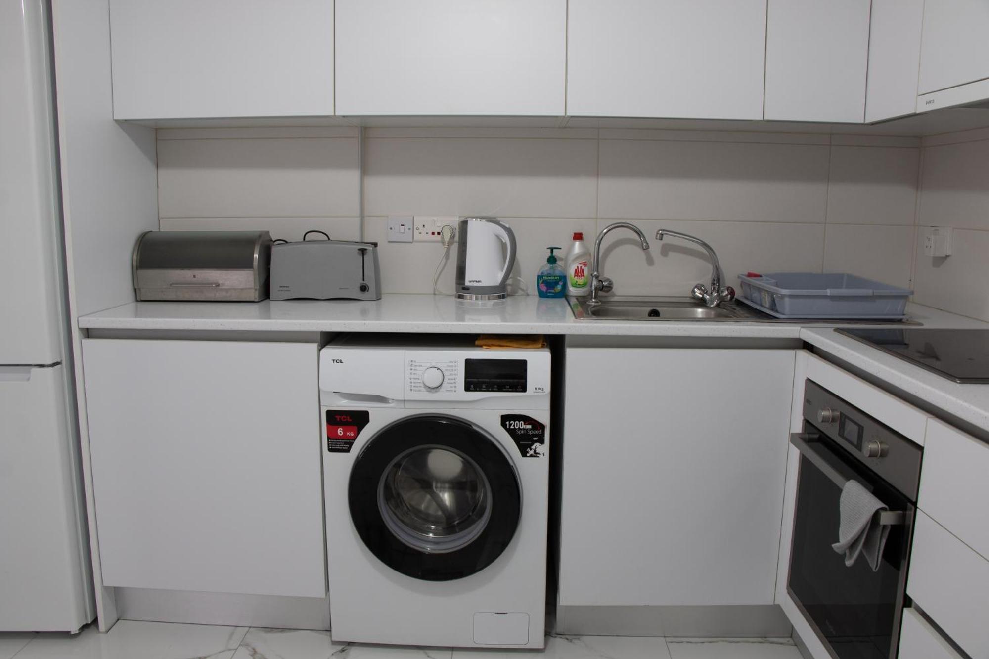 Apartment,Near The Beach Pinikoudes 라르나카 외부 사진